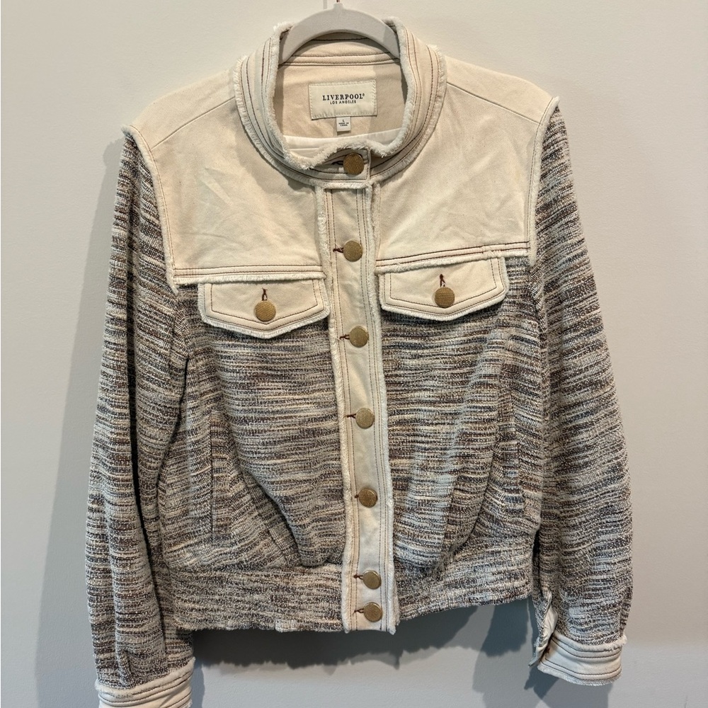 Liverpool Women’s Cream and Gray Jacket. Size Large, with lining and pockets